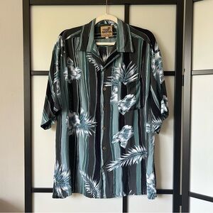 [L] Maui Maui Vintage Black & Teal 100% Viscose Tropical Print Button Down Shirt